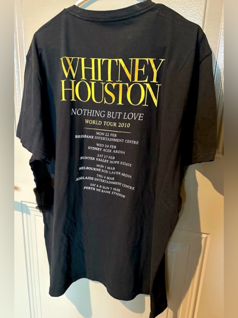 Whitney Houston - Nothing But Love World Tour - 2010 Concert XL Lee T-shirt NWOT - Picture 4 of 4